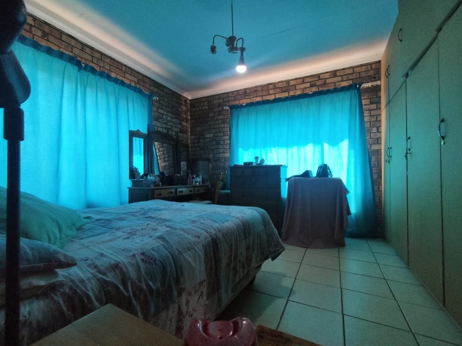 4 Bedroom Property for Sale in Vaal Park North West